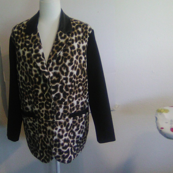 Adrienne Vittadini Jackets & Blazers - Jacket